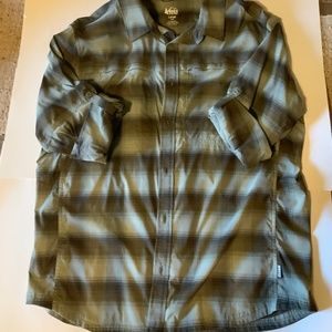 Men’s REI button up